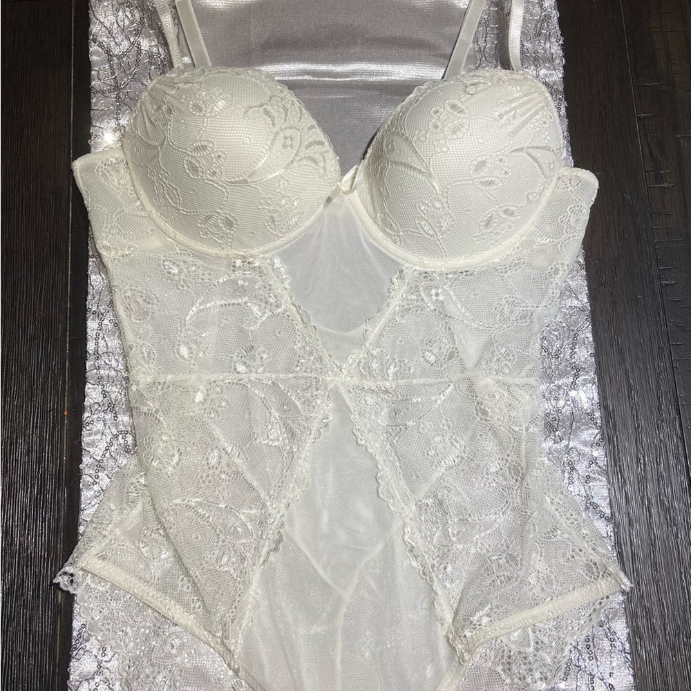🤍White Lace Bodysuit with Adjustable Straps and Clasp Bottom🤍